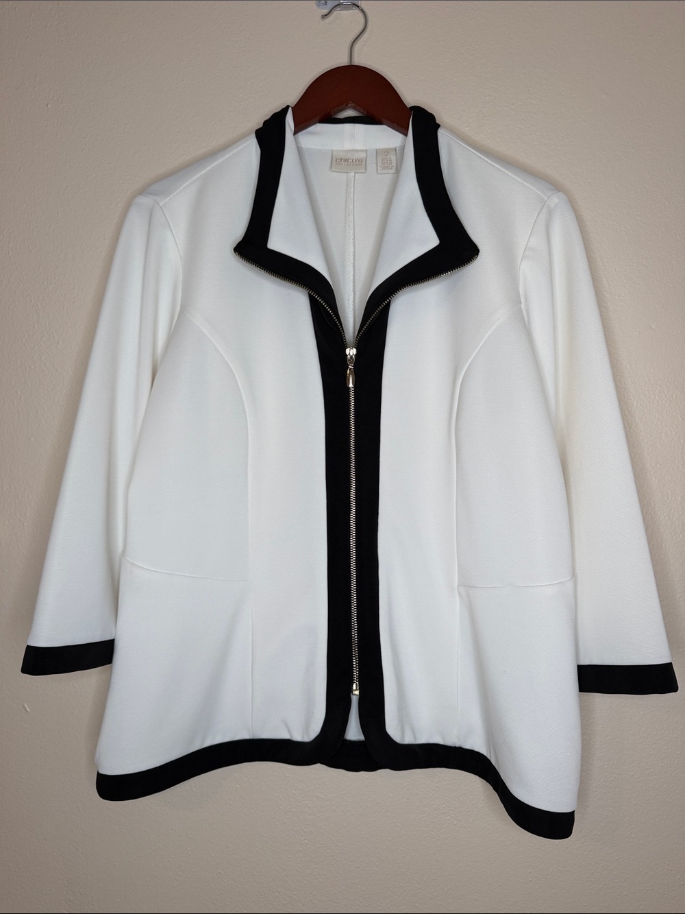 CHICO’S White Ribbed Blazer Black Trim Gold Zipper